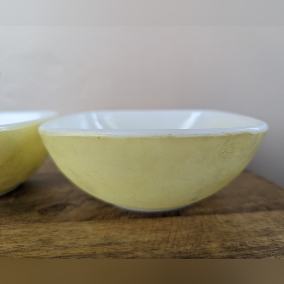 VINTAGE Pyrex 410 Square Hostess Bowl, 12 Ounces, Primary Yellow (Set of 2) - Picture 9 of 13